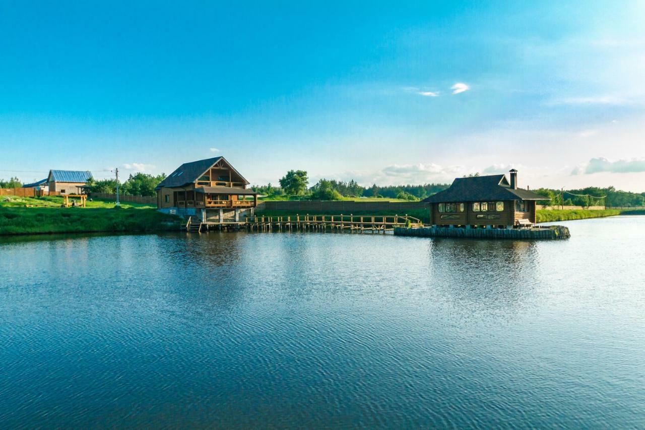 Guesthouse On The Lake With Bathhouse 70 Km From Kiev Makariv エクステリア 写真
